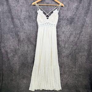 Chic Ivory Lace Maxi Dress